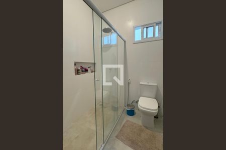 Casa de condomínio à venda com 244m², 4 quartos e 4 vagasBanheiro da Suíte 1