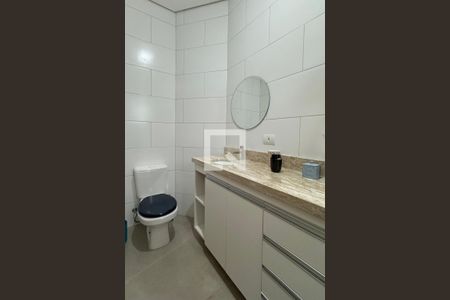Casa de condomínio à venda com 244m², 4 quartos e 4 vagasBanheiro da Suíte 2