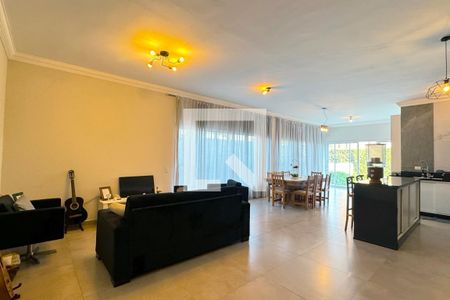 Sala de casa de condomínio à venda com 4 quartos, 244m² em Morada dos Pássaros, Barueri