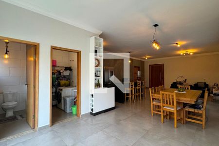 Casa de condomínio à venda com 244m², 4 quartos e 4 vagasÁrea de Serviço