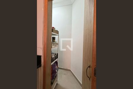Casa de condomínio à venda com 244m², 4 quartos e 4 vagasDespensa