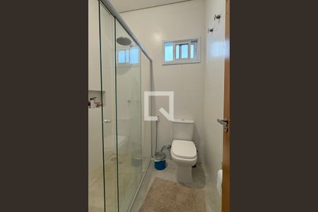 Casa de condomínio à venda com 244m², 4 quartos e 4 vagasBanheiro da Suíte 1