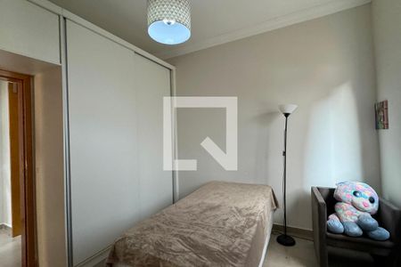 Casa de condomínio à venda com 244m², 4 quartos e 4 vagasQuarto 4