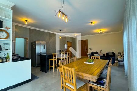 Sala de Jantar de casa de condomínio à venda com 4 quartos, 244m² em Morada dos Pássaros, Barueri