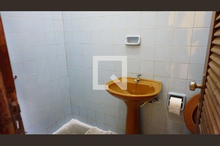 Casa à venda com 253m², 2 quartos e 2 vagasLavabo da área comum