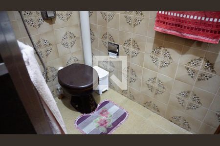 Casa à venda com 253m², 2 quartos e 2 vagasBanheiro