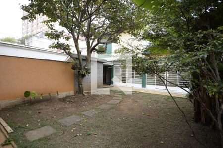 Casa à venda com 413m², 3 quartos e 4 vagasQuintal
