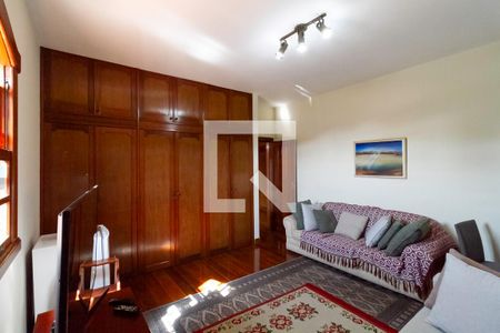 Casa à venda com 498m², 5 quartos e 3 vagasQuarto 2