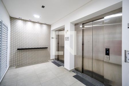 Apartamento para alugar com 42m², 2 quartos e 1 vagaHall social