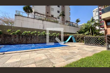 Apartamento à venda com 237m², 4 quartos e 5 vagasPiscina
