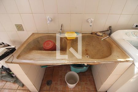 Casa à venda com 330m², 3 quartos e 2 vagasÁrea de Serviço