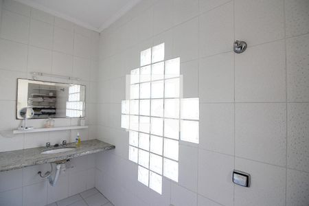 Casa à venda com 330m², 3 quartos e 2 vagasSuíte 2 Banheiro
