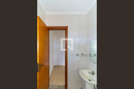 Banheiro de casa para alugar com 1 quarto, 50m² em Vila Ema, São Paulo