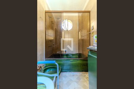 Casa à venda com 477m², 3 quartos e 4 vagasBanheiro da Suíte 2