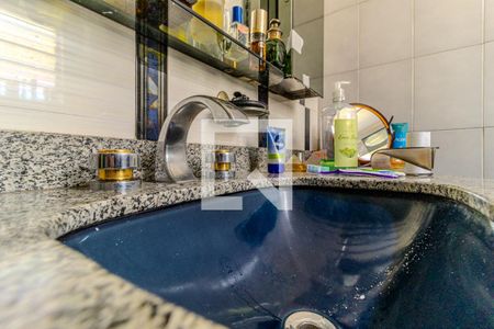 Casa à venda com 477m², 3 quartos e 4 vagasBanheiro da Suíte 1