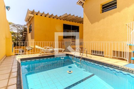 Casa à venda com 477m², 3 quartos e 4 vagasPiscina