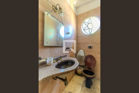 Casa à venda com 477m², 3 quartos e 4 vagasSalão de Festas / Jogos - Banheiro