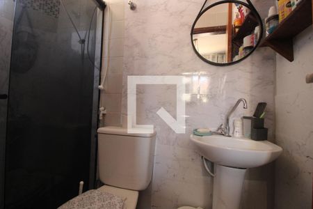 Banheiro  de apartamento à venda com 3 quartos, 68m² em Floresta, Belo Horizonte