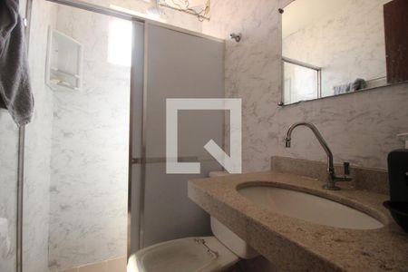 Banheiro  de apartamento à venda com 3 quartos, 68m² em Floresta, Belo Horizonte