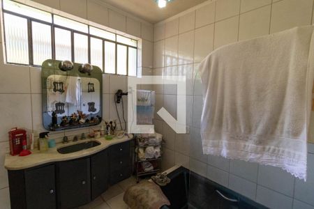 Casa à venda com 571m², 4 quartos e 3 vagasBanheiro da Suíte 1