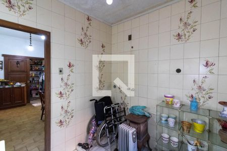 Casa à venda com 571m², 4 quartos e 3 vagasBanheiro 2