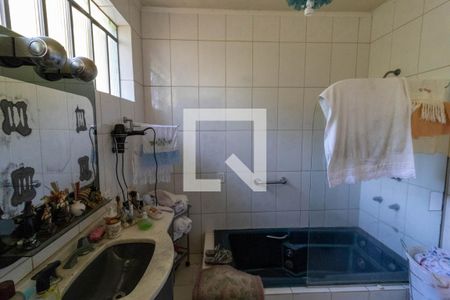 Casa à venda com 571m², 4 quartos e 3 vagasBanheiro da Suíte 1