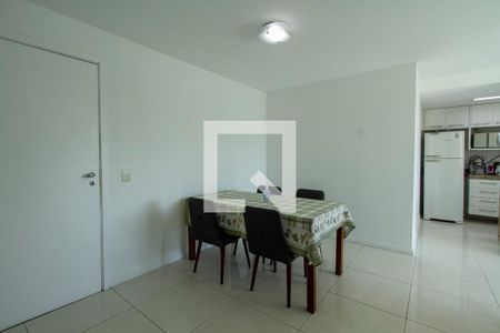 Sala de apartamento para alugar com 2 quartos, 65m² em Barra da Tijuca, Rio de Janeiro