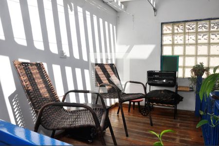 Casa de condomínio à venda com 90m², 2 quartos e 2 vagasDetalhe - Quintal e Área de Serviço