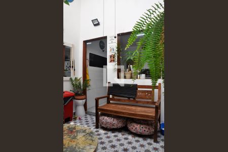 Casa de condomínio à venda com 90m², 2 quartos e 2 vagasDetalhe - Quintal e Área de Serviço