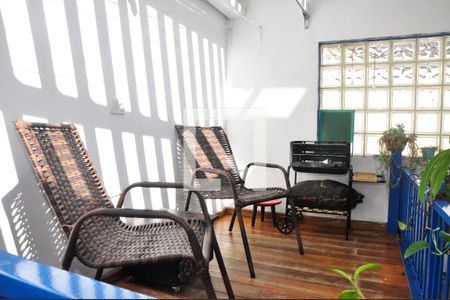 Casa de condomínio à venda com 90m², 2 quartos e 2 vagasDetalhe - Quintal e Área de Serviço