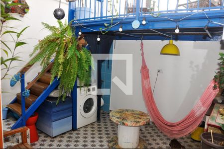 Casa de condomínio à venda com 90m², 2 quartos e 2 vagasDetalhe - Quintal e Área de Serviço