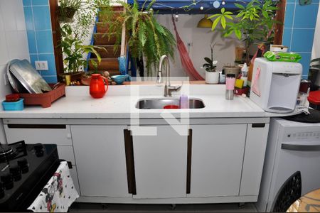 Casa de condomínio à venda com 90m², 2 quartos e 2 vagasDetalhe - Cozinha