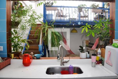 Casa de condomínio à venda com 90m², 2 quartos e 2 vagasDetalhe - Cozinha