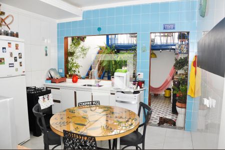 Casa de condomínio à venda com 90m², 2 quartos e 2 vagasDetalhe - Cozinha