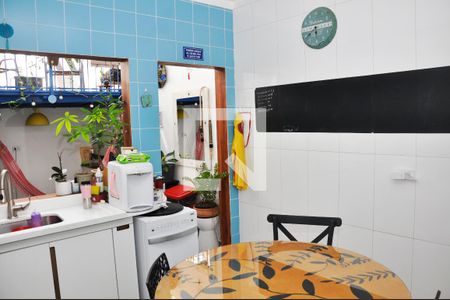 Casa de condomínio à venda com 90m², 2 quartos e 2 vagasDetalhe - Cozinha
