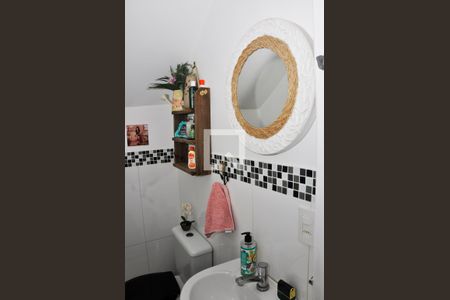 Casa de condomínio à venda com 90m², 2 quartos e 2 vagasDetalhe - Lavabo