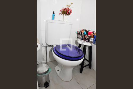 Casa de condomínio à venda com 90m², 2 quartos e 2 vagasDetalhe - Suíte