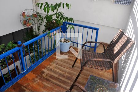 Casa de condomínio à venda com 90m², 2 quartos e 2 vagasDetalhe - Quintal e Área de Serviço