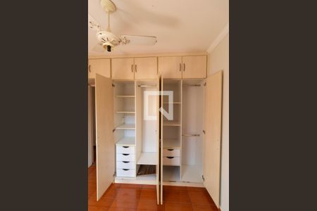 Apartamento para alugar com 74m², 3 quartos e 1 vaga Apartamento para alugar com 74m², 3 quartos e 1 vagaQuarto 02 - Arma´rio