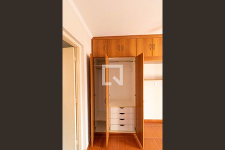 Apartamento para alugar com 74m², 3 quartos e 1 vaga Apartamento para alugar com 74m², 3 quartos e 1 vagaSuíte - Armário
