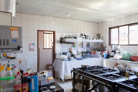 Casa à venda com 448m², 4 quartos e 4 vagas Casa à venda com 448m², 4 quartos e 4 vagasTerraço