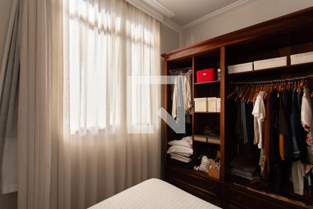 Casa à venda com 448m², 4 quartos e 4 vagas Casa à venda com 448m², 4 quartos e 4 vagasQuarto 1