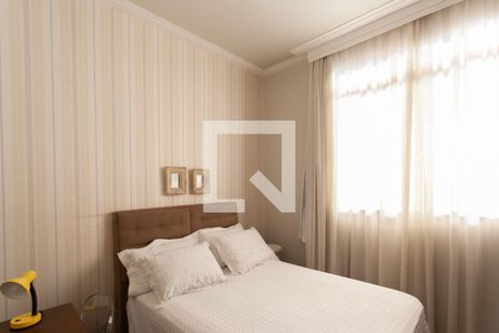 Casa à venda com 448m², 4 quartos e 4 vagas Casa à venda com 448m², 4 quartos e 4 vagasQuarto 1