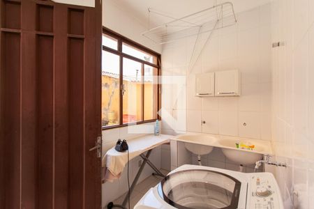 Casa à venda com 448m², 4 quartos e 4 vagas Casa à venda com 448m², 4 quartos e 4 vagasÁrea de Serviço