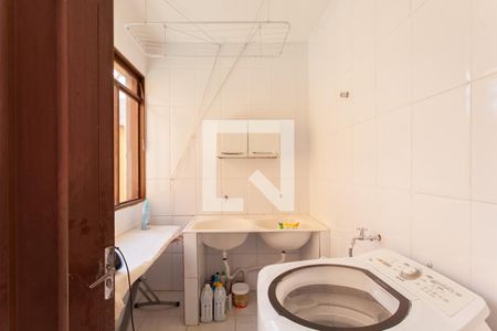 Casa à venda com 448m², 4 quartos e 4 vagas Casa à venda com 448m², 4 quartos e 4 vagasÁrea de Serviço