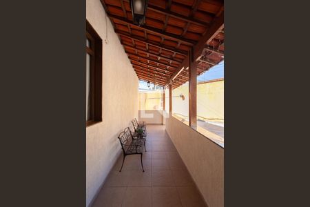 Casa à venda com 448m², 4 quartos e 4 vagas Casa à venda com 448m², 4 quartos e 4 vagasVaranda da Sala