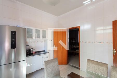 Casa à venda com 448m², 4 quartos e 4 vagas Casa à venda com 448m², 4 quartos e 4 vagasCozinha