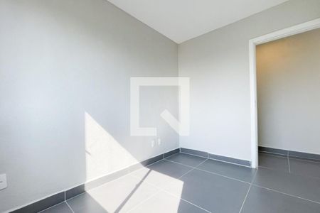 Quarto 1 de apartamento para alugar com 2 quartos, 42m² em Parque Bristol, São Paulo