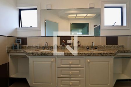 Casa para alugar com 680m², 5 quartos e 4 vagasBanheiro Suíte 5