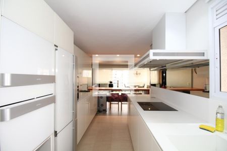 Apartamento para alugar com 130m², 2 quartos e 2 vagasCozinha